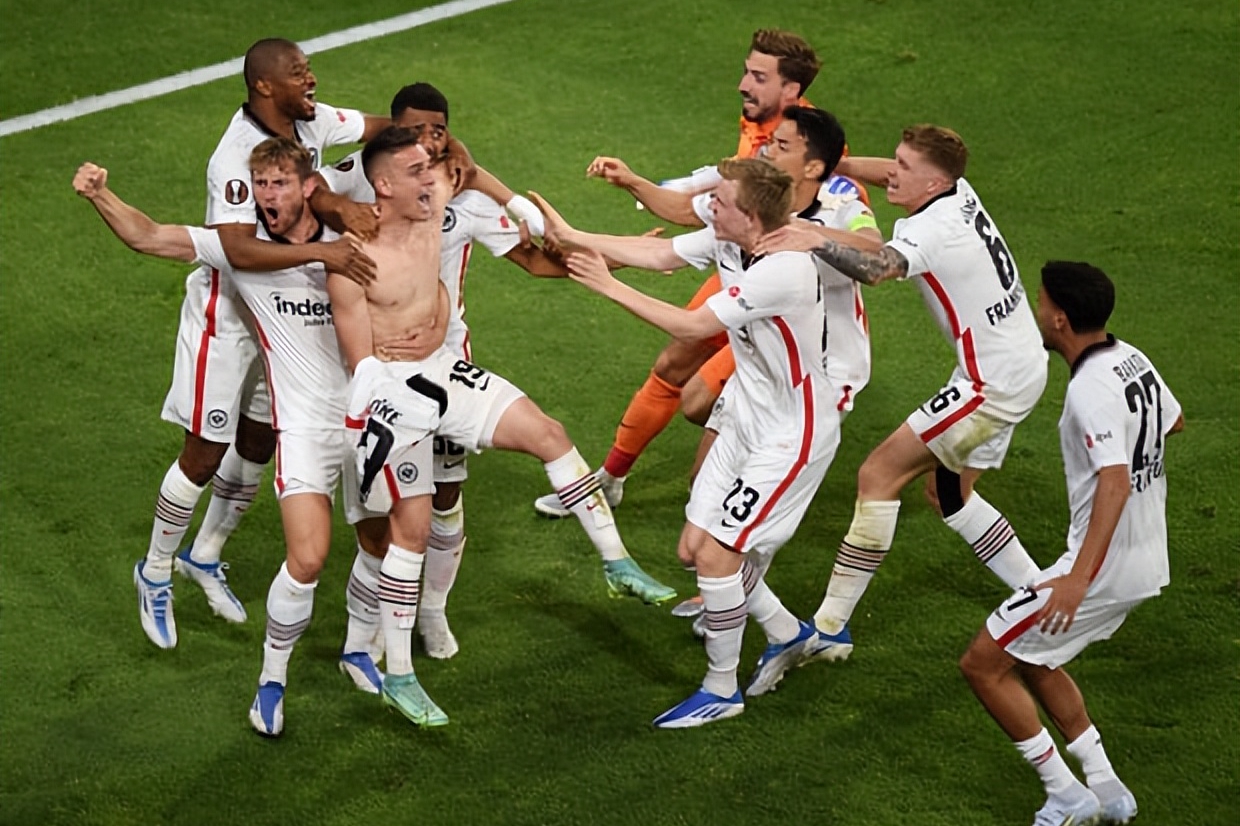 法蘭克福:歐冠賽場的“過山車”之旅