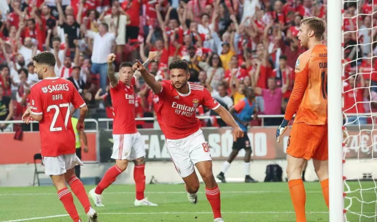 歐冠生死劫：阿賈克斯主場絕境狙擊本菲卡